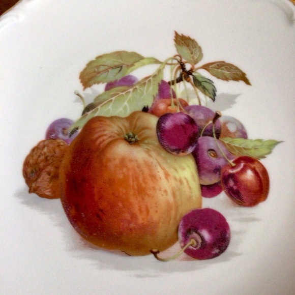 Vintage Bavaria Schumann Arzberg Fruit Motif Porcelain Plates - Set of 2 - Picture 3 of 11